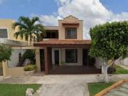 VRZ HERMOSA CASA EN FRACCIONAMIENTO LAS AMERICAS