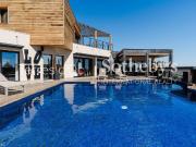 VUE IMPRENABLE POUR CETTE VILLA D'ARCHITECTE A...