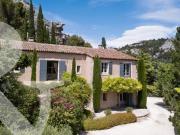 VUE IMPRENABLE SUR LE VILLAGE DES BAUX DE PROVENCE