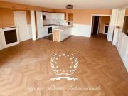 vue mer 4 pièces 128 M2 GARAGE ET CAVE Marché Forville