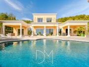 Vue mer et cadre d’exception à Bandol Villa 6 pièces...