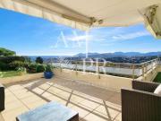 Vue mer et collines panoramique: Magnifique appartement...