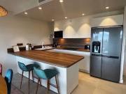 VUE MER ET PARC ET PISCINE POUR CE SPLENDIDE 3 PIECES...