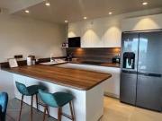 VUE MER ET PARC ET PISCINE POUR CE SPLENDIDE 3 PIECES...