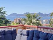 Vue Mer Panoramique | Appartement Raffiné au Cœur de la...