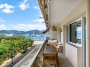 Vue mer pour cet appartement trois chambres avec accès...