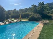 Vue montagnes, piscine et calme absolu Belle maison...