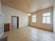 W1+ 2 Zimmer Altbau Wohnung sanierungsbedürftig mit viel...