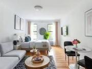 W 48th St, New York City, NY