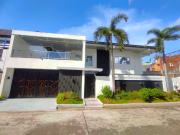 W/ Swimming Pool Renovated Single Detached House & Lot...