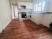 Wakefield Street, London E6, 3 bed flat to rent, £2,500...