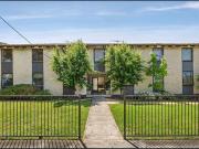 WALK TO SOUTHLAND & PUBLIC TRANSPORT