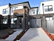 Walk to Springvale CBD