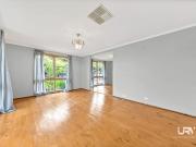 Walk to the School and Station !