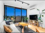 Walk to the Village Sleek 2 Bedroom Apartment in Yarraville