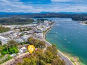 WALK TO TOWN, SINGLE LEVEL