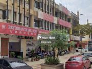 Walking distance to JB CIQ!