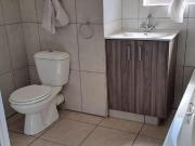 Walking distance to shops, schools and parks