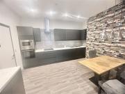 Walter Road, Swansea SA1, 2 bed flat to rent, £1,100 pcm...