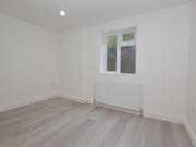 Walton Road, Woking, Surrey GU21, 2 bedroom flat to rent...