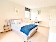 Wandsworth Town 1, United_kingdom Room 4