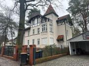 Wannsee Villa: DG Wohnung mit Kamnin, Holzbalken,...