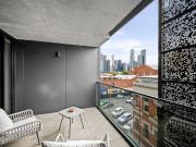 WAREHOUSE LOOK WITH A LUXURIOUS HOTEL FEEL. *FULLY FURNISHED