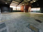 warehouse of 407 m² to let in robert.