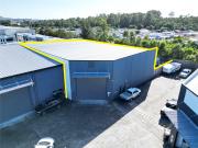 WAREHOUSE WITH SECURE HARDSTAND