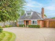 Warkton Lane, Barton Seagrave, 4 Bedroom Bungalow