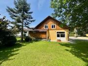 Warmes Haus in Les Verrières: Zwei Wohnungen mit...