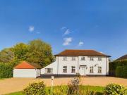 Warren Drive, Kingswood, 4 Bedroom Apartment