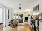 Warriner Gardens, London, 2 Bedroom Flat