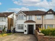 Warwick Avenue, Edgware, 4 Bedroom Semi detached