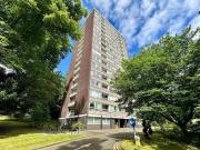 Warwick Crest, Arthur Road. 2 bed flat £1,150 pcm £265 pw