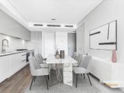 Waterfront apartment in ideal location