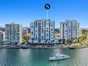 WATERFRONT APARTMENT UNOBSTRUCTED WATER VIEWS PERFECT...