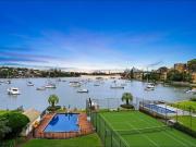 Waterfront apartment with iconic Sydney Harbour Bridge view