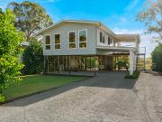 Waterfront Bliss – Spectacular Sunsets Await!