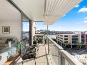 Waterfront Luxury on King Street Wharf