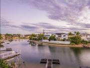 Waterfront Stylish House 2km from Pacific Fair