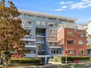 WATERSIDE APPEAL IN THE HEART OF WENTWORTH POINT