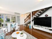Waterside Townhouse In Premier Rhodes East Location