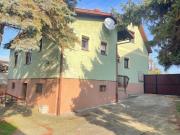 Weiden am See: Wohnhaus in zentraler Lage mit großem Garten