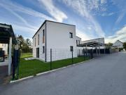 Weihnachten im neuen Eigenheim: Idyllische...