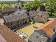 Weihnachtsprovision! Vierseitenhof mit großem Grundstück...