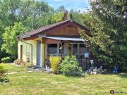 Weinidylle Eisenberg: Baugrundstück mit Gartenhaus