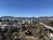 Weitblick inklusive – 3 Zimmer Wohnung mit Loggia im 9....