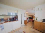 Weitblick inklusive: Helle 2 Zimmer Wohnung mit Loggia &...