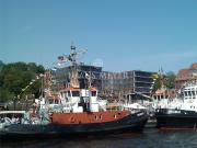 weite Aussicht Hafen Elbe, repr. Büros mit Balkonen zur...